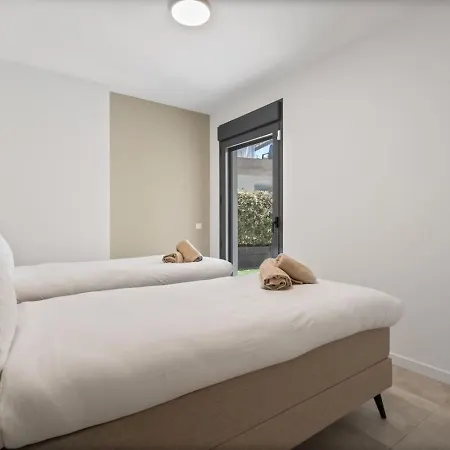 Modern 3br - Garden, Pool Near And Marina Apartment *