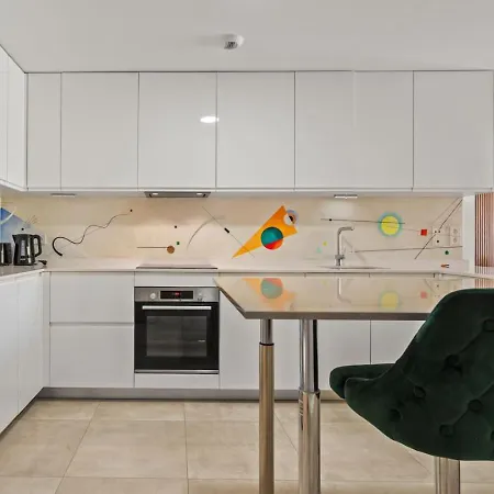 Modern 3br - Garden, Pool Near And Marina Apartment *